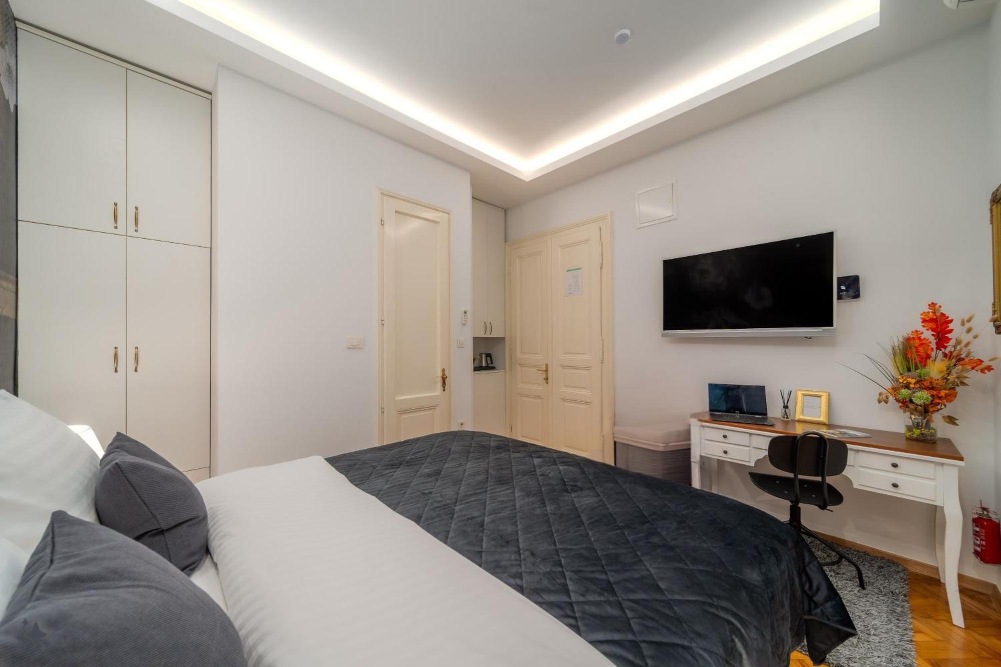 Aurelia Antik Apartments & Rooms, Zagreb City Center Exterior photo